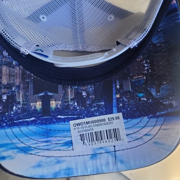 Freedom Tower HAT NEW - Picture 4 of 6